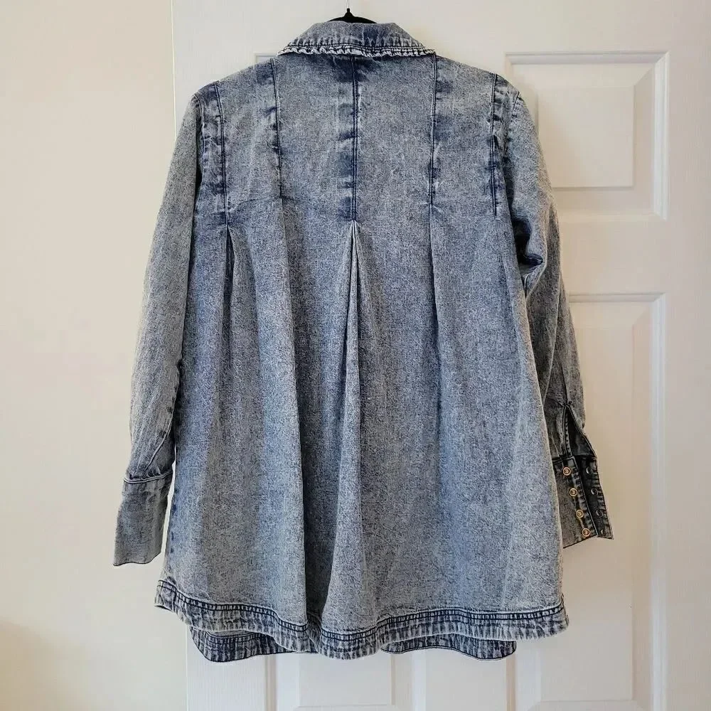 Free peopleCharlie Denim Bd Top in Lightest Indigo XS